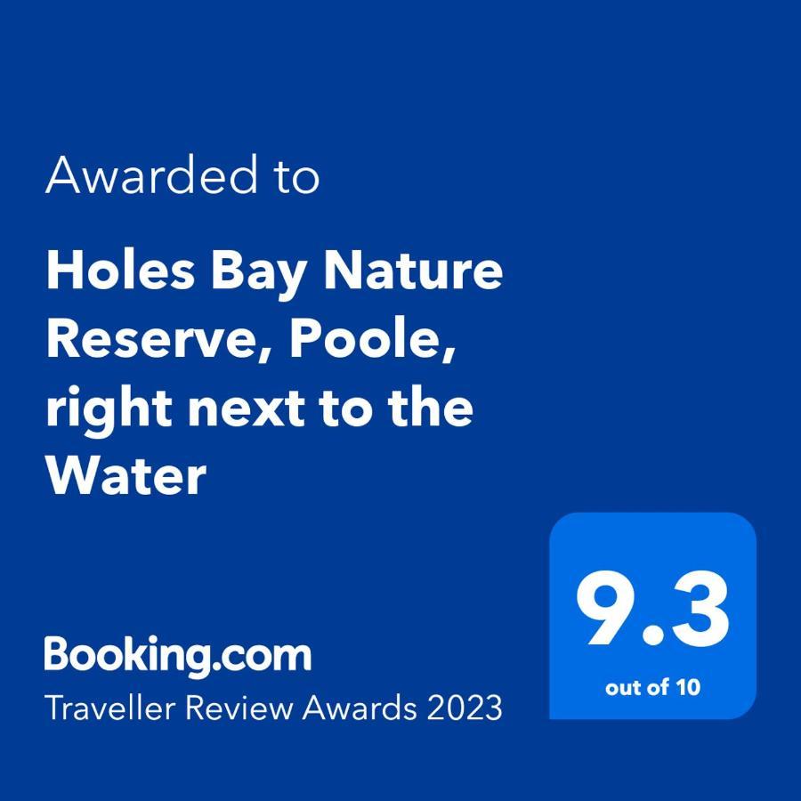 Holes Bay Nature Reserve, Poole, Right Next To The Water Exterior foto